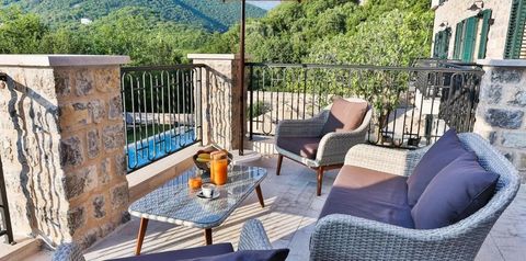 balkon / taras, basen, góry