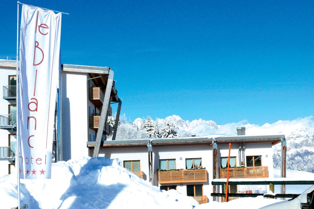 obiekt, teren hotelu