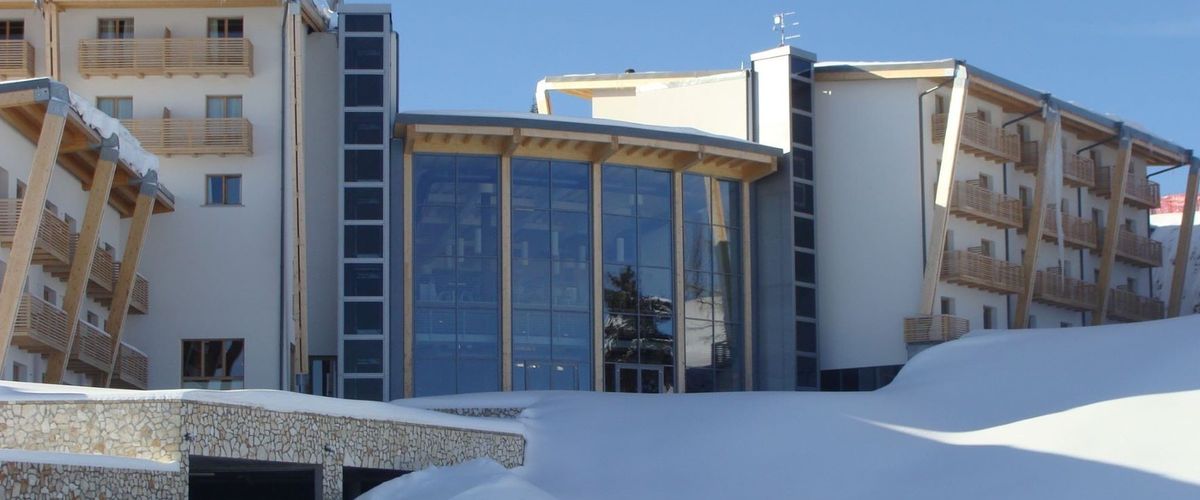 obiekt, teren hotelu