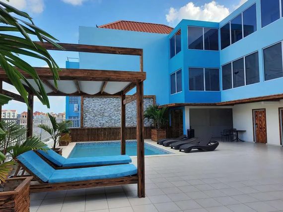 teren hotelu, obiekt, basen