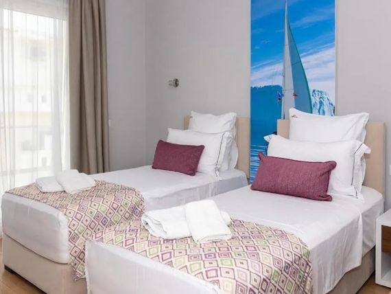 Britania 4*