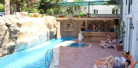 teren hotelu, pool bar, basen