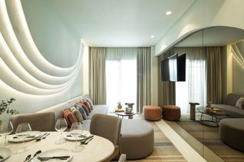 Brown Isla Corinthia