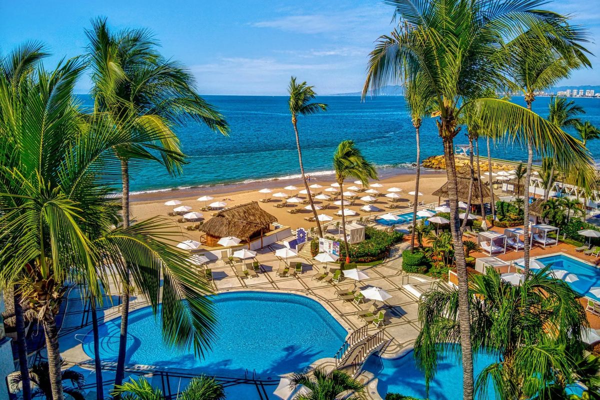 teren hotelu, basen, plaża