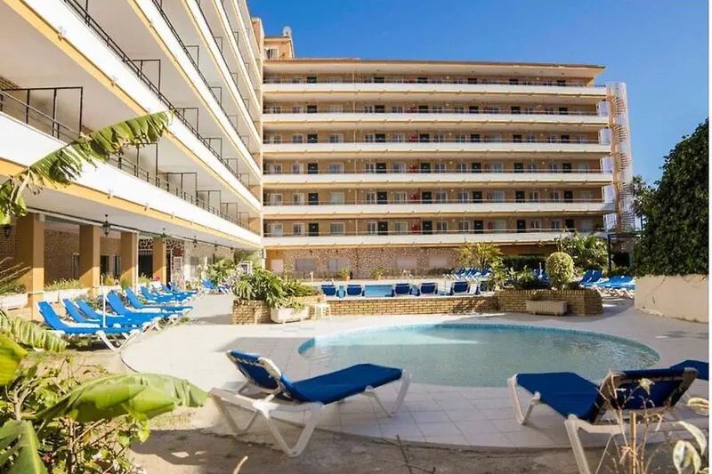 basen, budynek główny