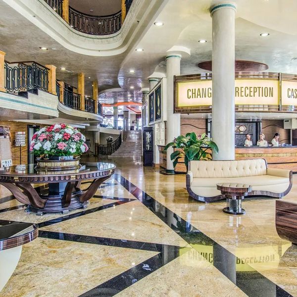 Admiral (Golden Sands) - zdjęcie 3