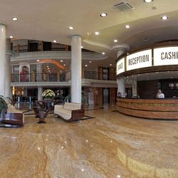 Admiral Golden Sands