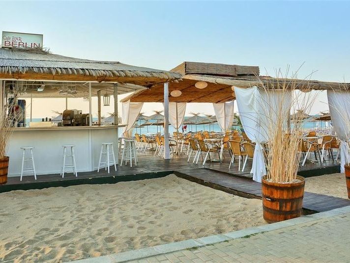 beach bar