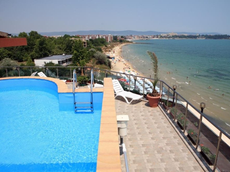 teren hotelu, basen, plaża