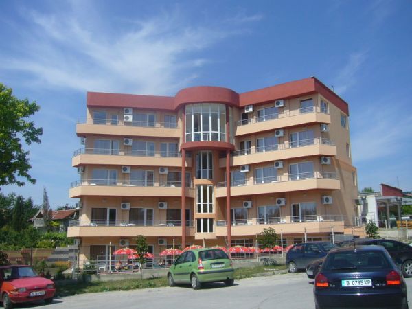 Devora 3*
