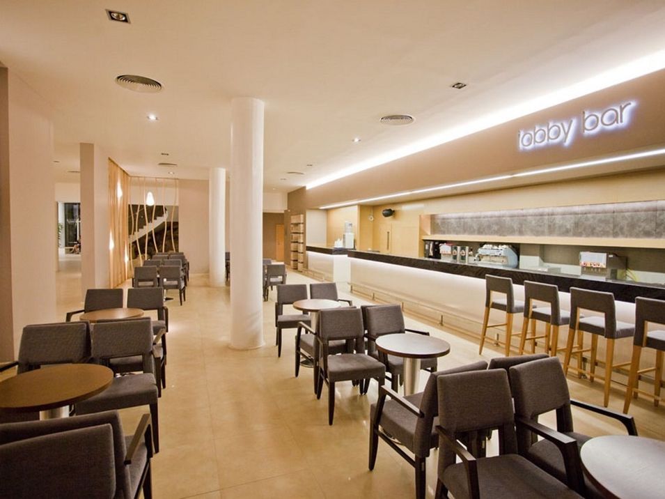 lobby bar