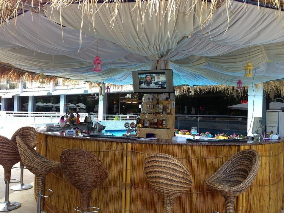 pool bar