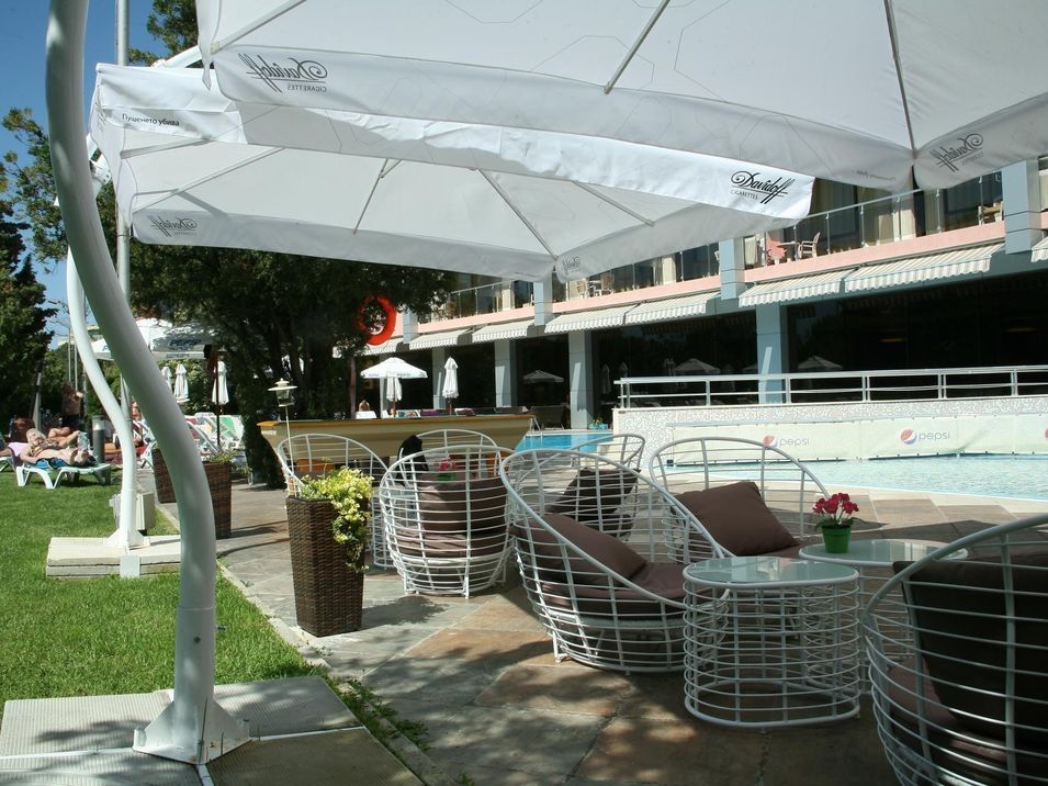 pool bar