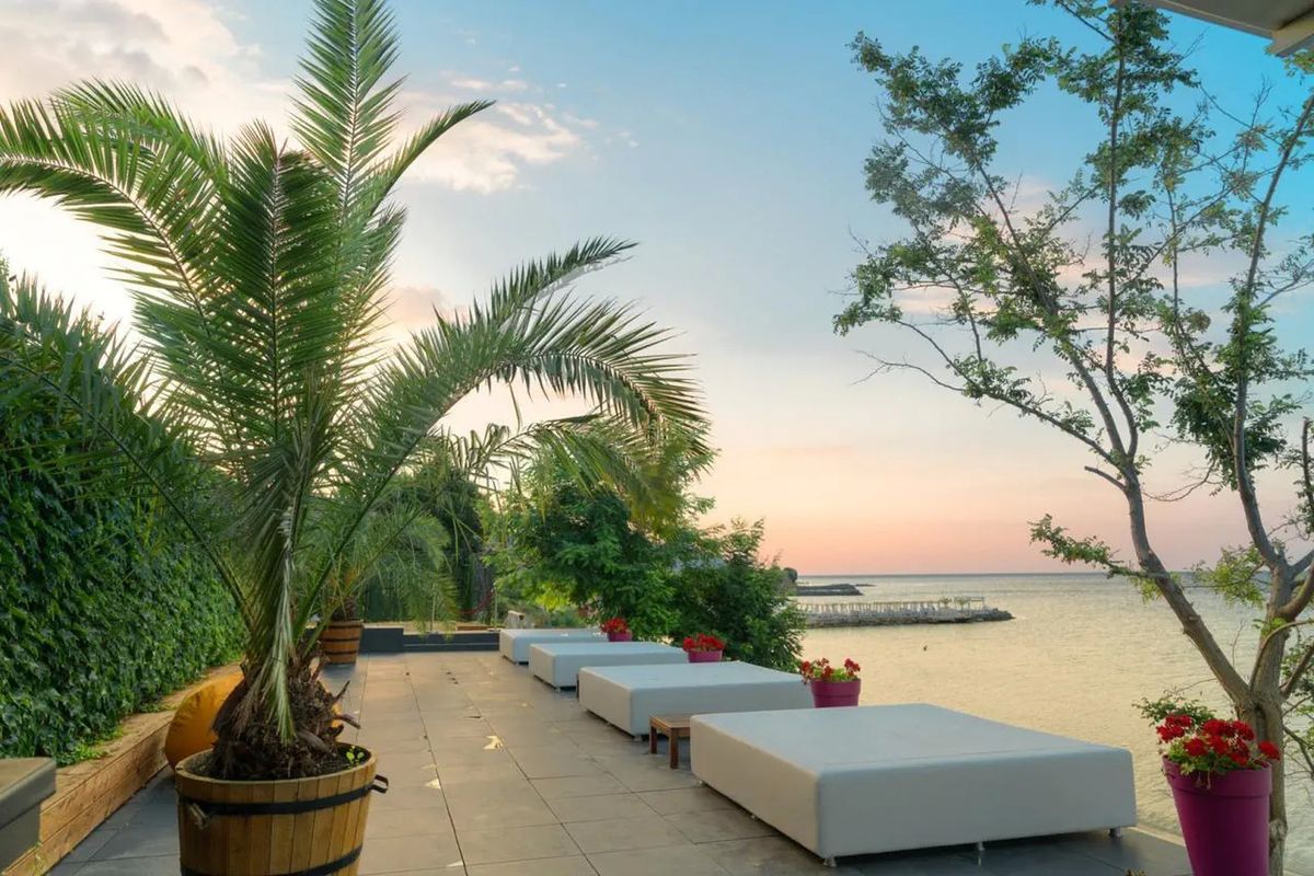 Grand Hotel (Sveti Vlas) - teren hotelu