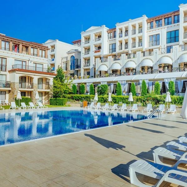 Green Life Beach Resort