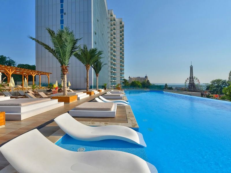 International Casino &amp; Tower Suites 5*