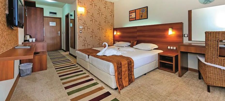 Laguna Beach Resort & Spa (Sozopol)