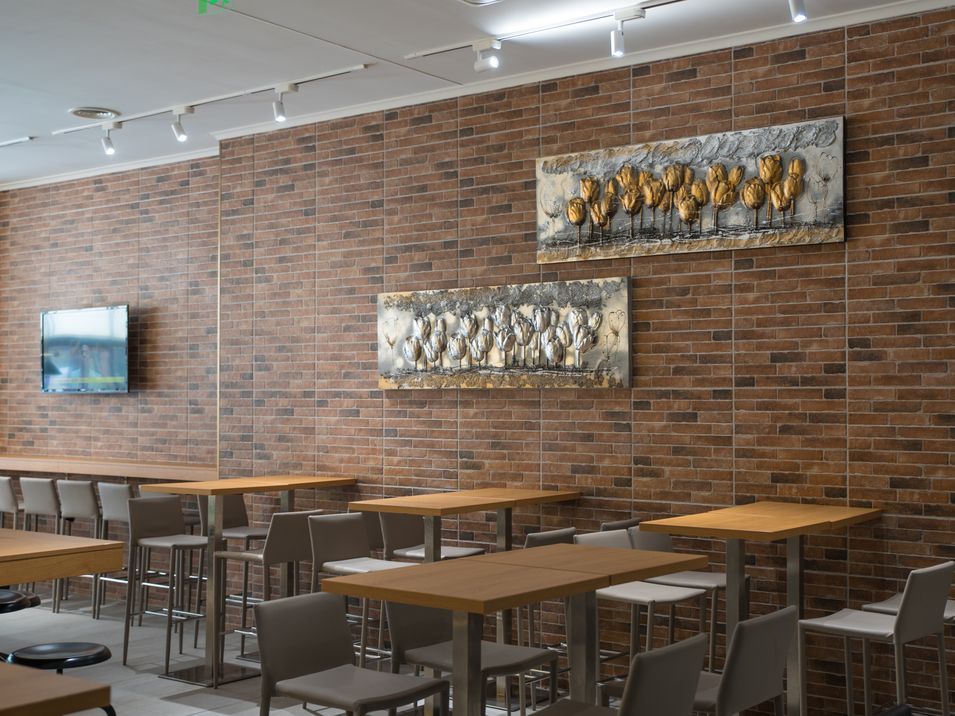 lobby bar