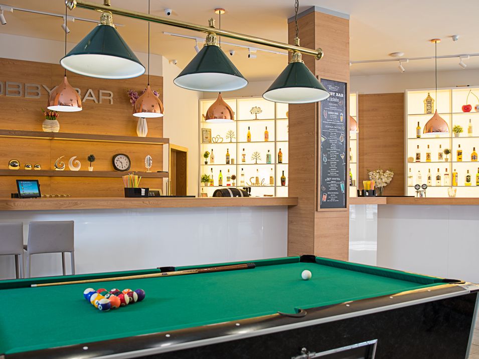 lobby bar
