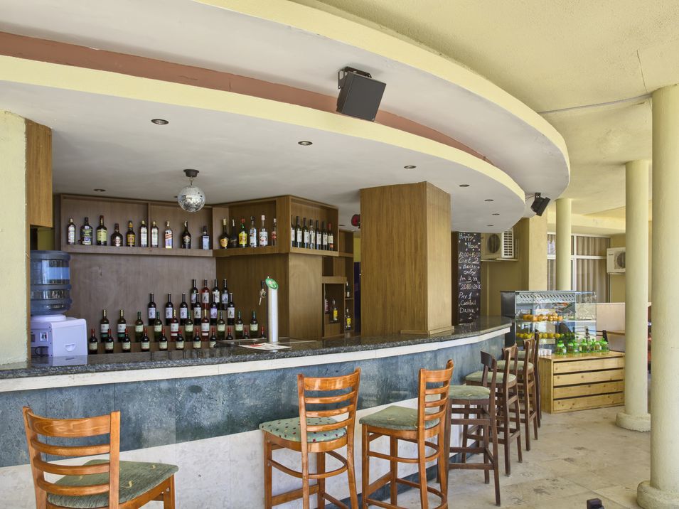 lobby bar