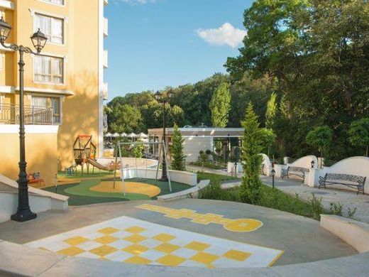 teren hotelu, dla dzieci, plac zabaw