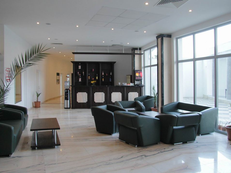 lobby bar