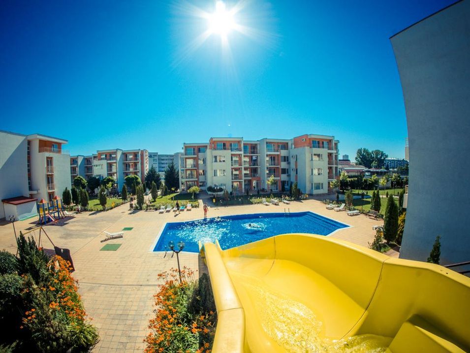 obiekt, teren hotelu, basen