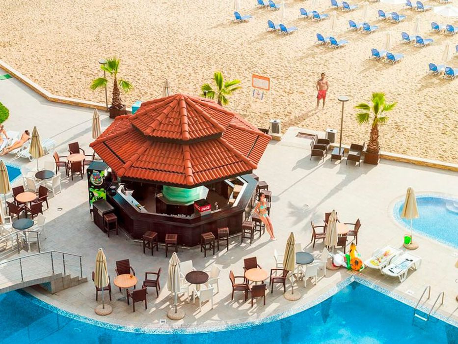pool bar