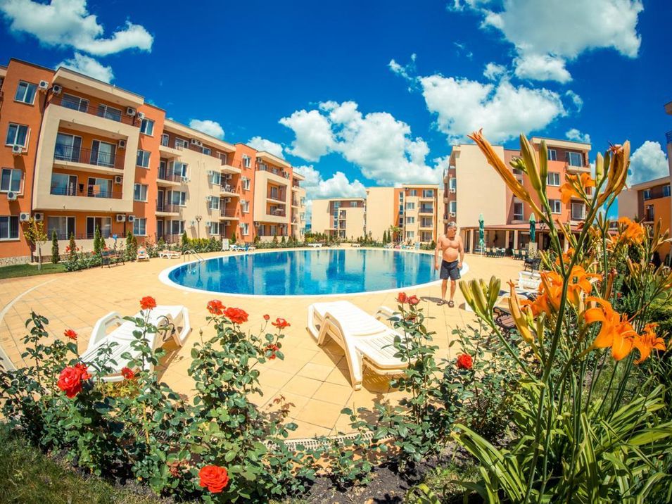 obiekt, teren hotelu, basen