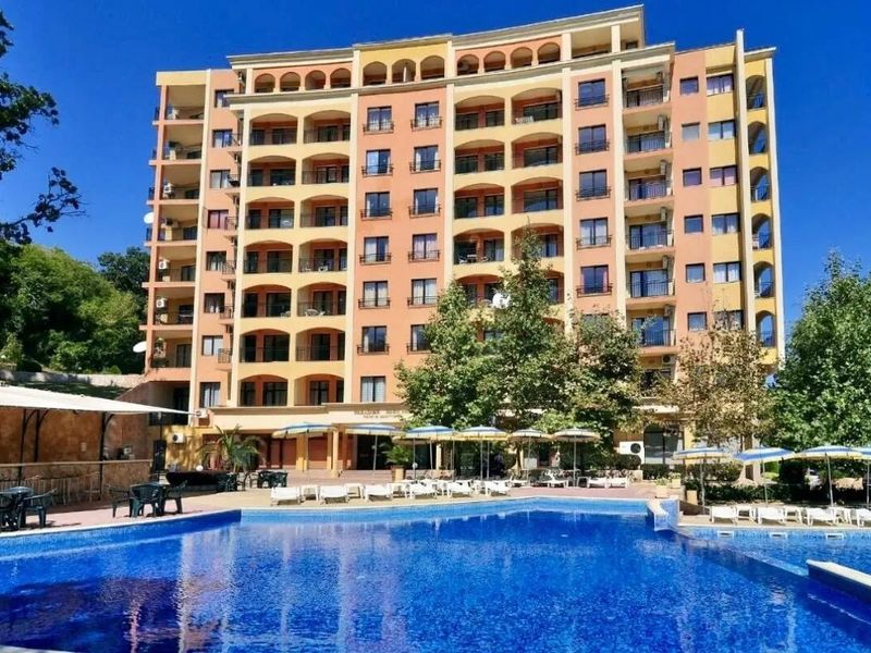 Paradise Green Park 3*