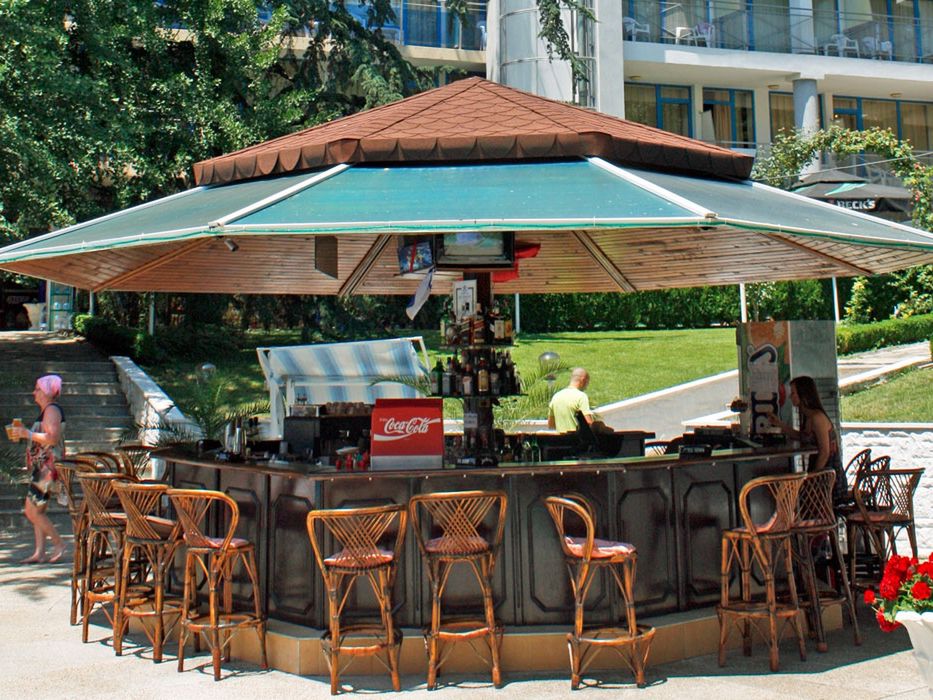 drink bar, pool bar
