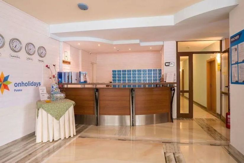 Perla Plaza - recepcja / lobby