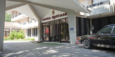 obiekt, budynek główny, teren hotelu