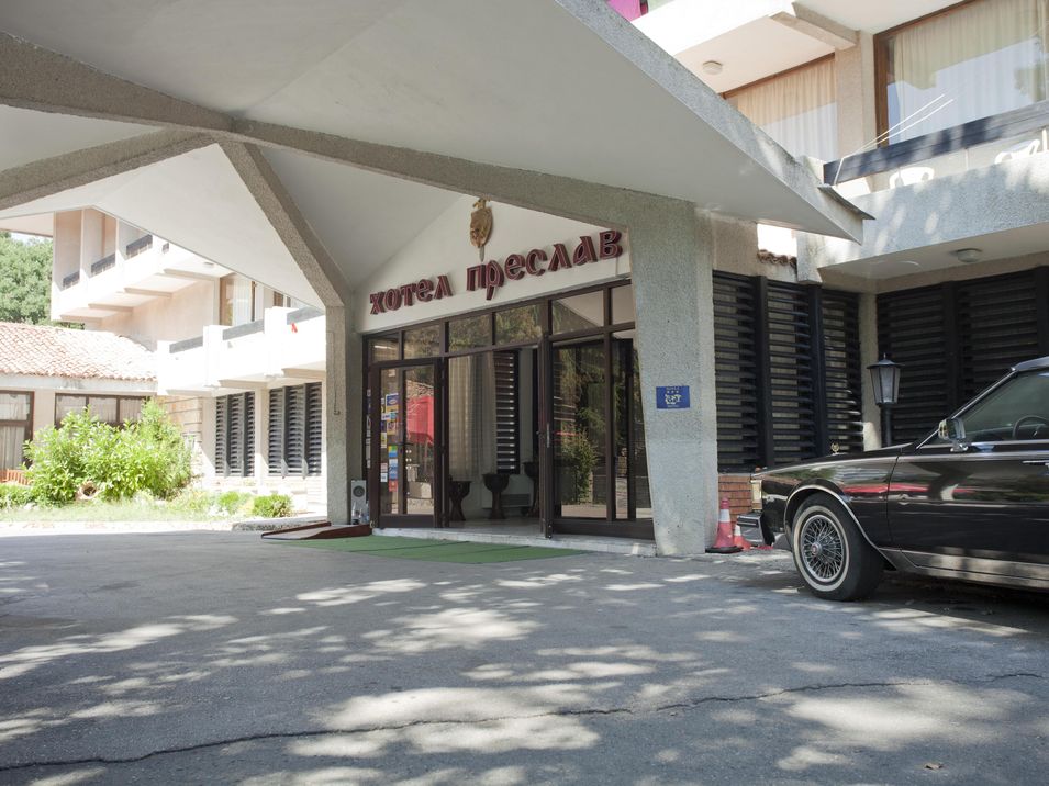 obiekt, budynek główny, teren hotelu