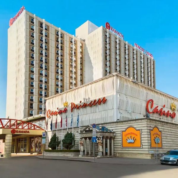 Ramada by Wyndham Sofia City Center — Sofia, Bułgaria