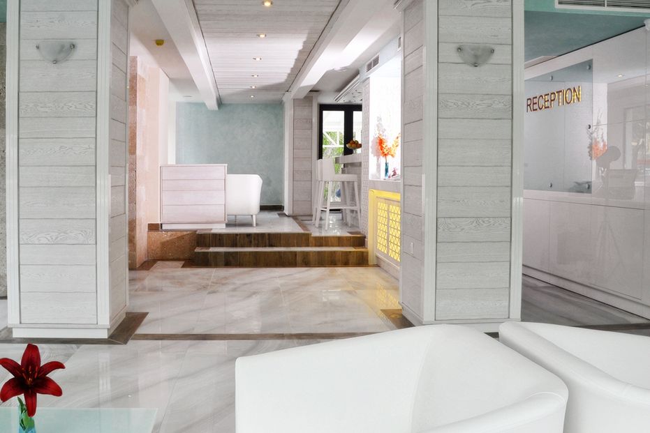 Royal Perla - recepcja / lobby