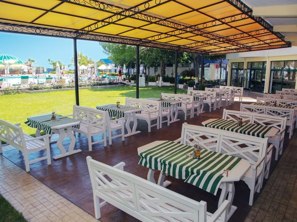 pool bar