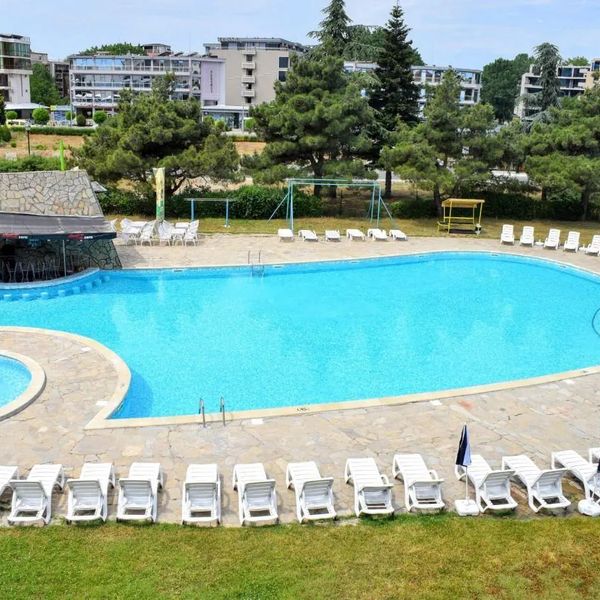 Sunny Beach Garden