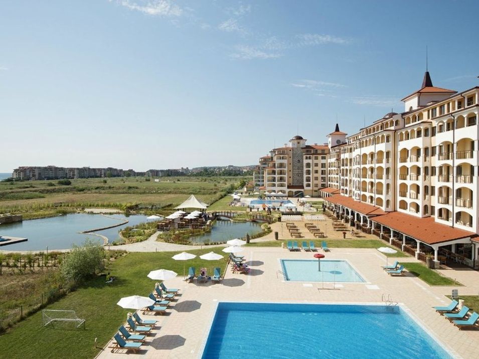 obiekt, teren hotelu, basen