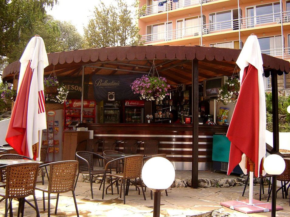 pool bar