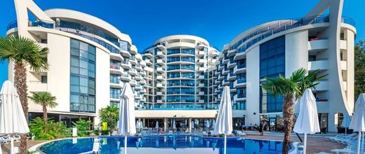 Zenith (ex Marlin Beach)