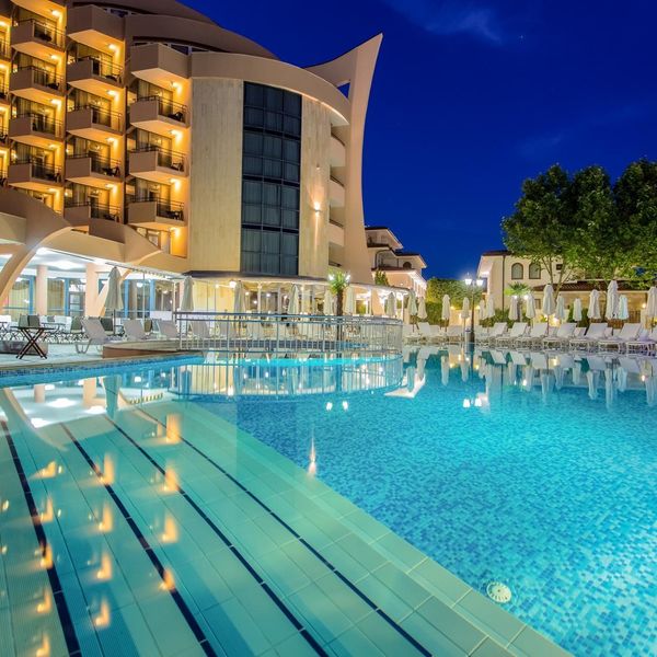 Zenith (ex Marlin Beach)