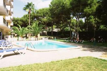 Cabot Tres Torres Apartments