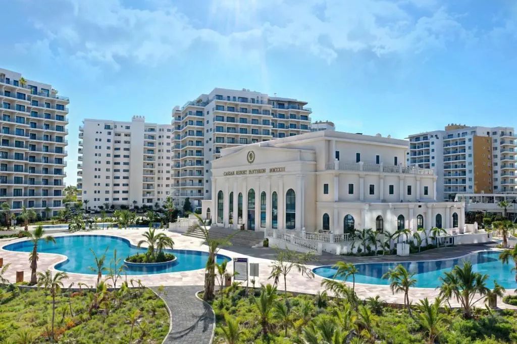 obiekt, teren hotelu, basen