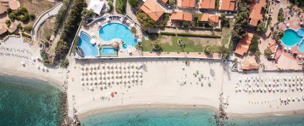 basen, plaża, teren hotelu