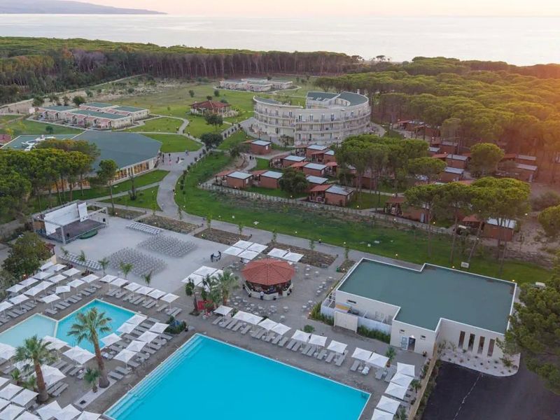 Caladune Resort 