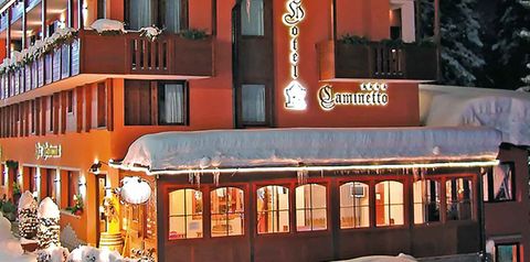 obiekt, budynek główny, teren hotelu