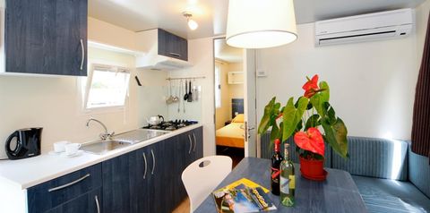 pokój, kuchnia / aneks kuchenny