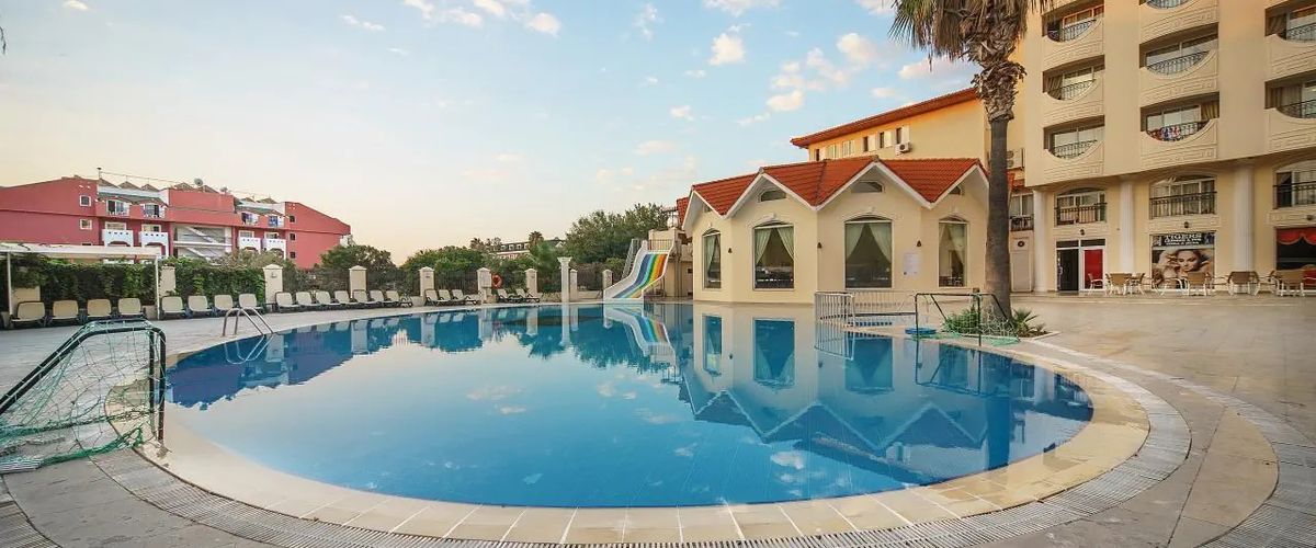 obiekt, teren hotelu, basen
