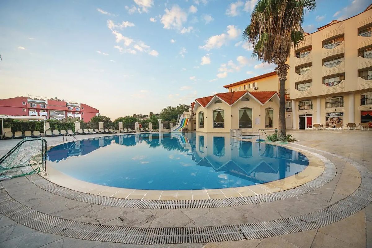 obiekt, teren hotelu, basen